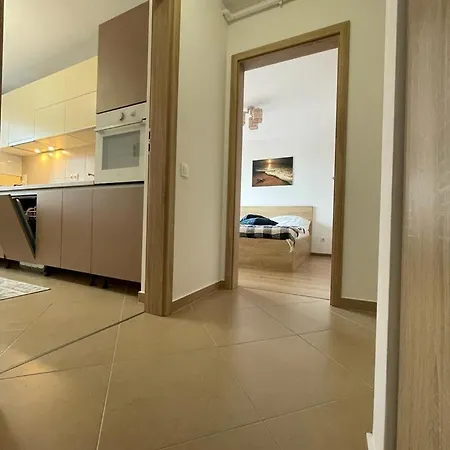 Coresi Long Freeparking Gbwifi Apartment